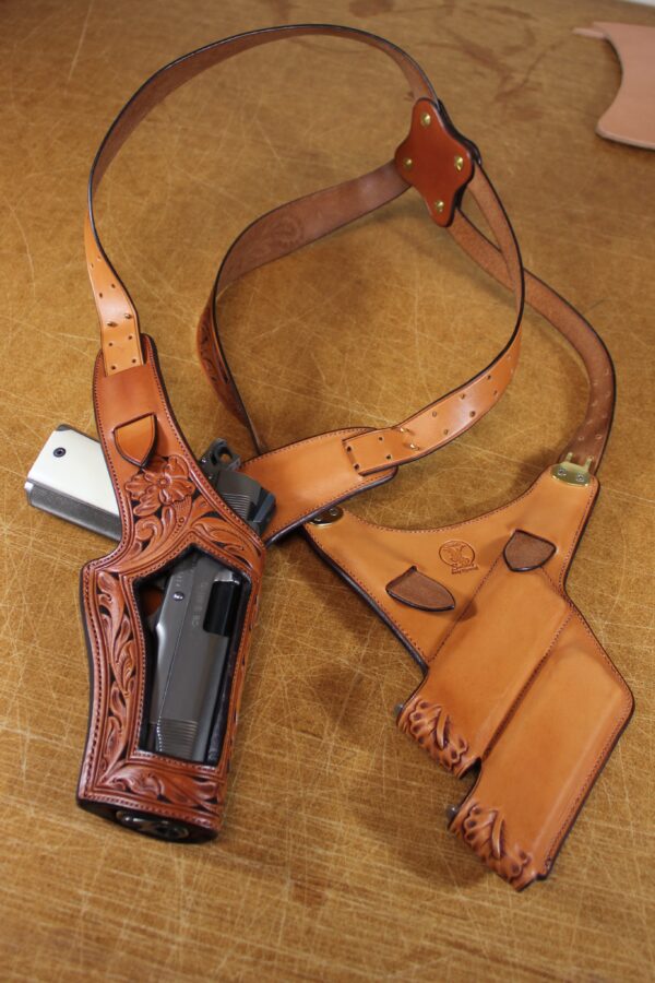 Shoulder holster cutaway holster